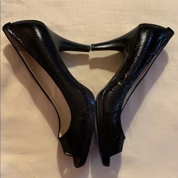 Styles for the Stylish Elegant black shoes - Picture 3 of 5